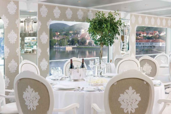 Uniworld River Beatrice restaurant