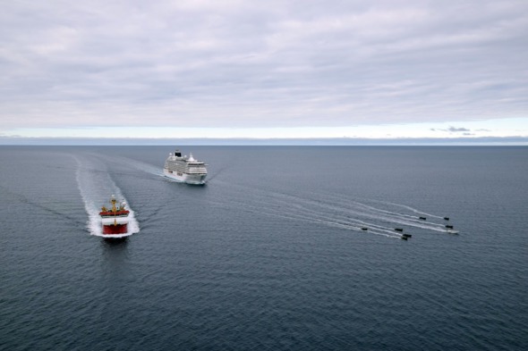 Crystal Serenity arriving in Ulukhaktok, Canada