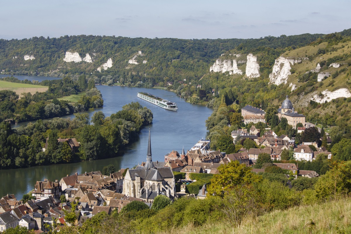 Scenic Gem on the Seine river